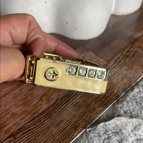 Cream and gold Square Bracelet - Picture 5 of 6